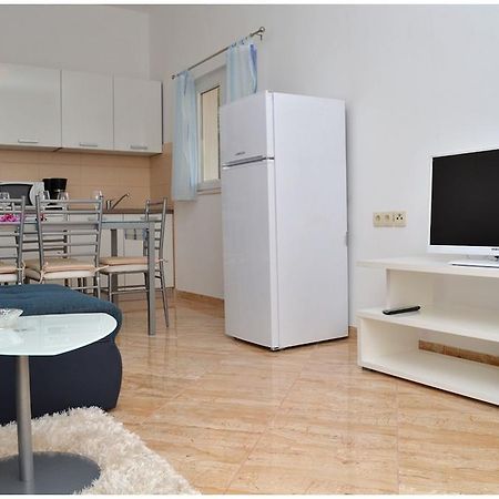 Apartments Luciano Сегет Враница Стая снимка