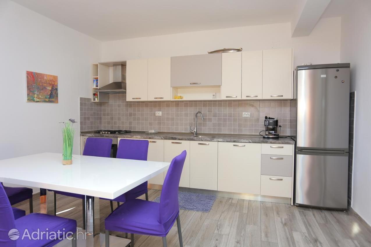 Apartments Luciano Сегет Враница Екстериор снимка