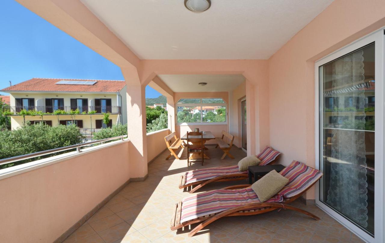 Apartments Luciano Сегет Враница Екстериор снимка