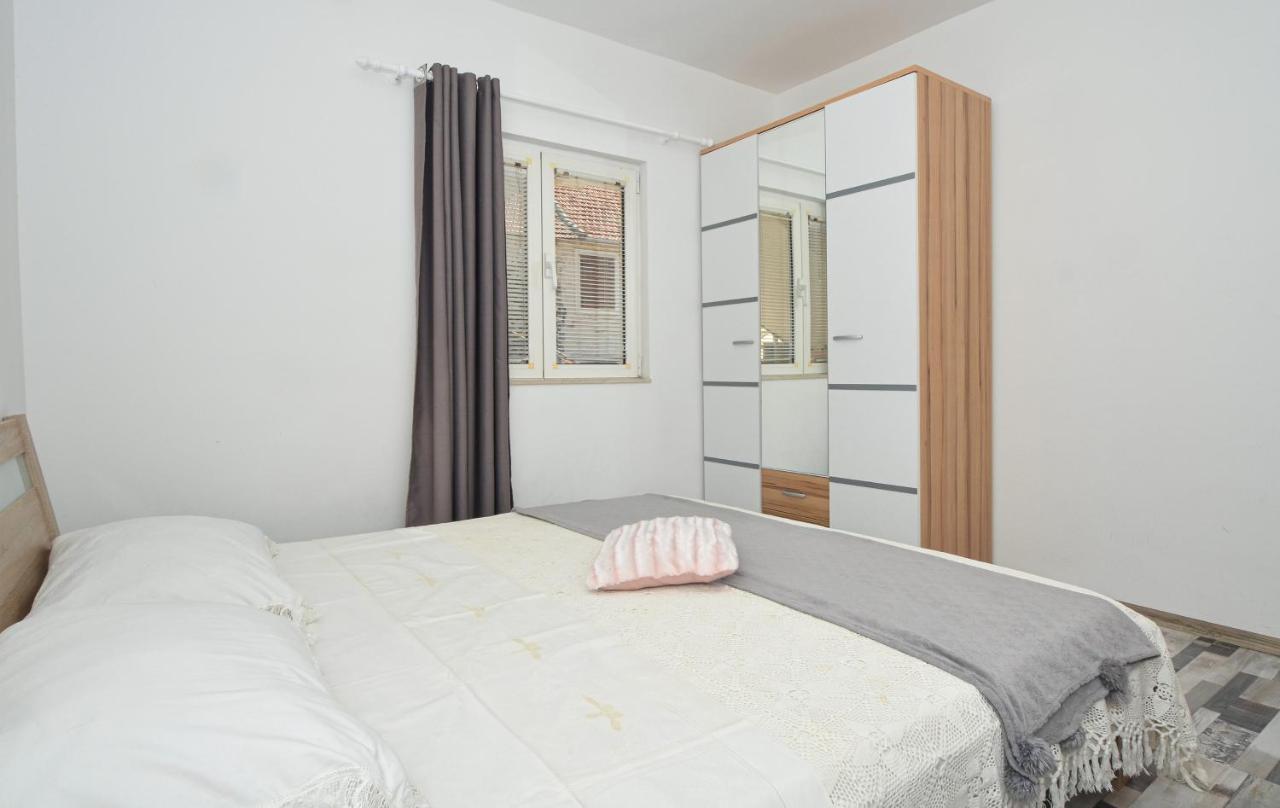 Apartments Luciano Сегет Враница Екстериор снимка