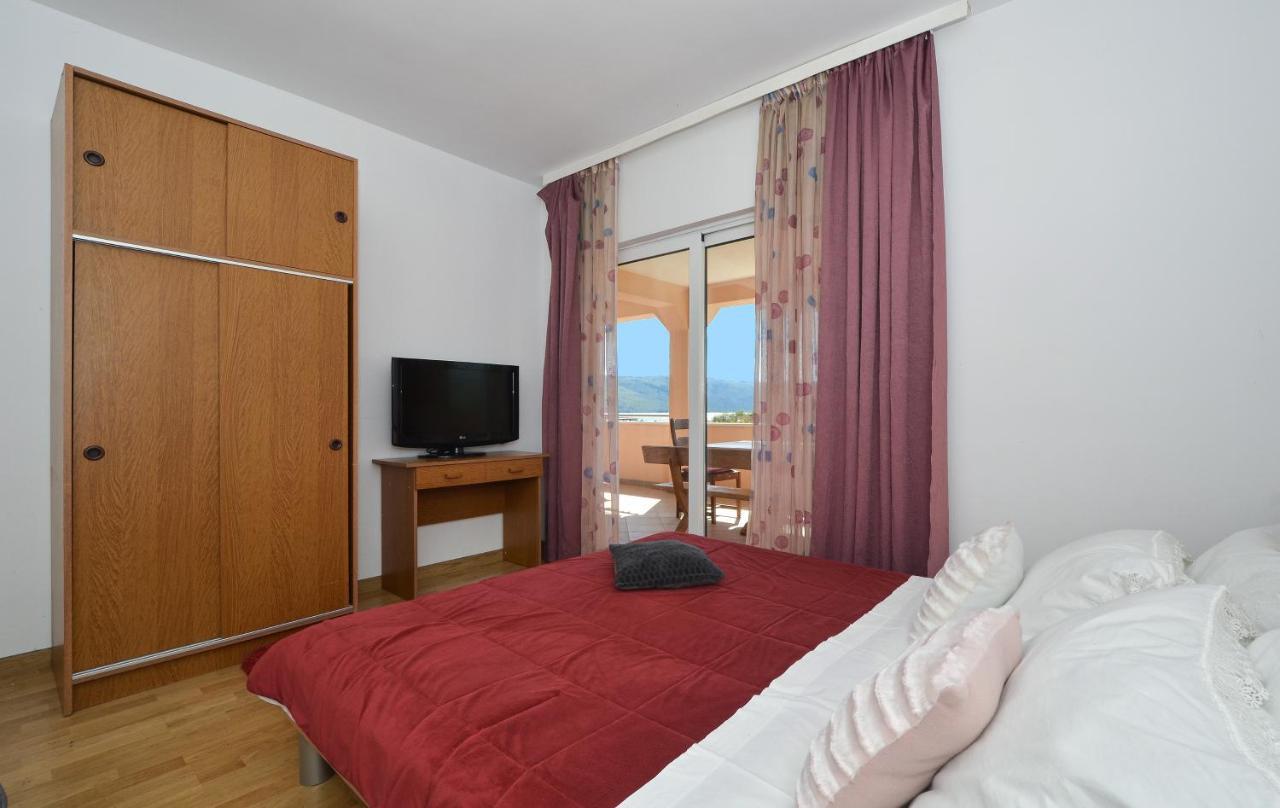 Apartments Luciano Сегет Враница Екстериор снимка
