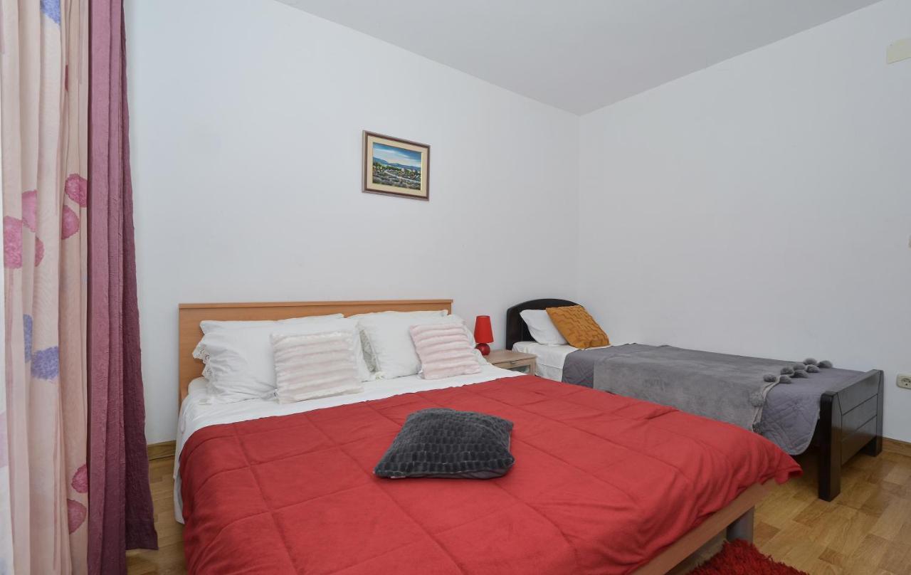 Apartments Luciano Сегет Враница Екстериор снимка