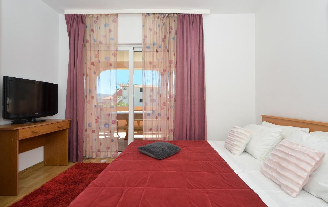 Apartments Luciano Сегет Враница Екстериор снимка