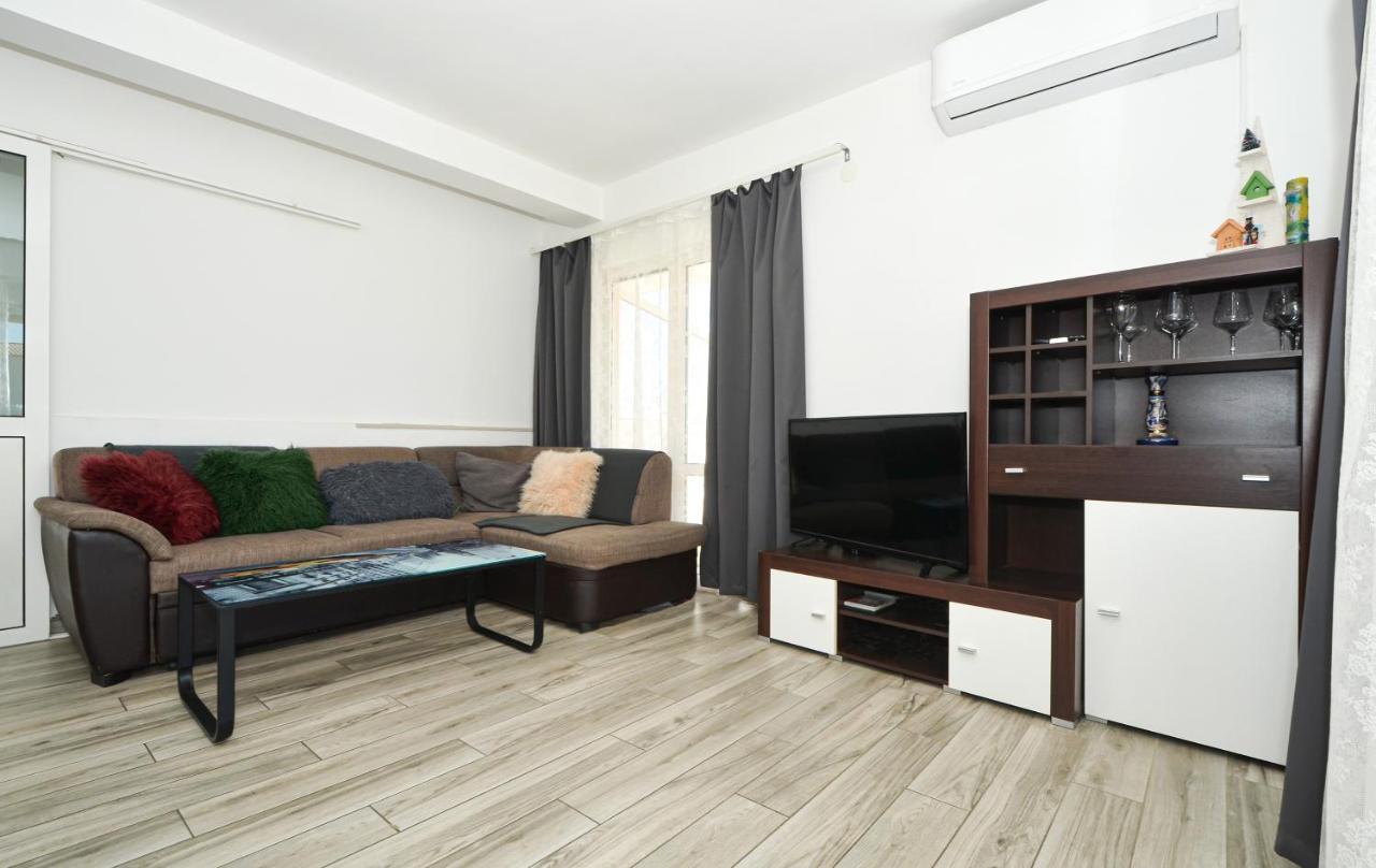 Apartments Luciano Сегет Враница Екстериор снимка