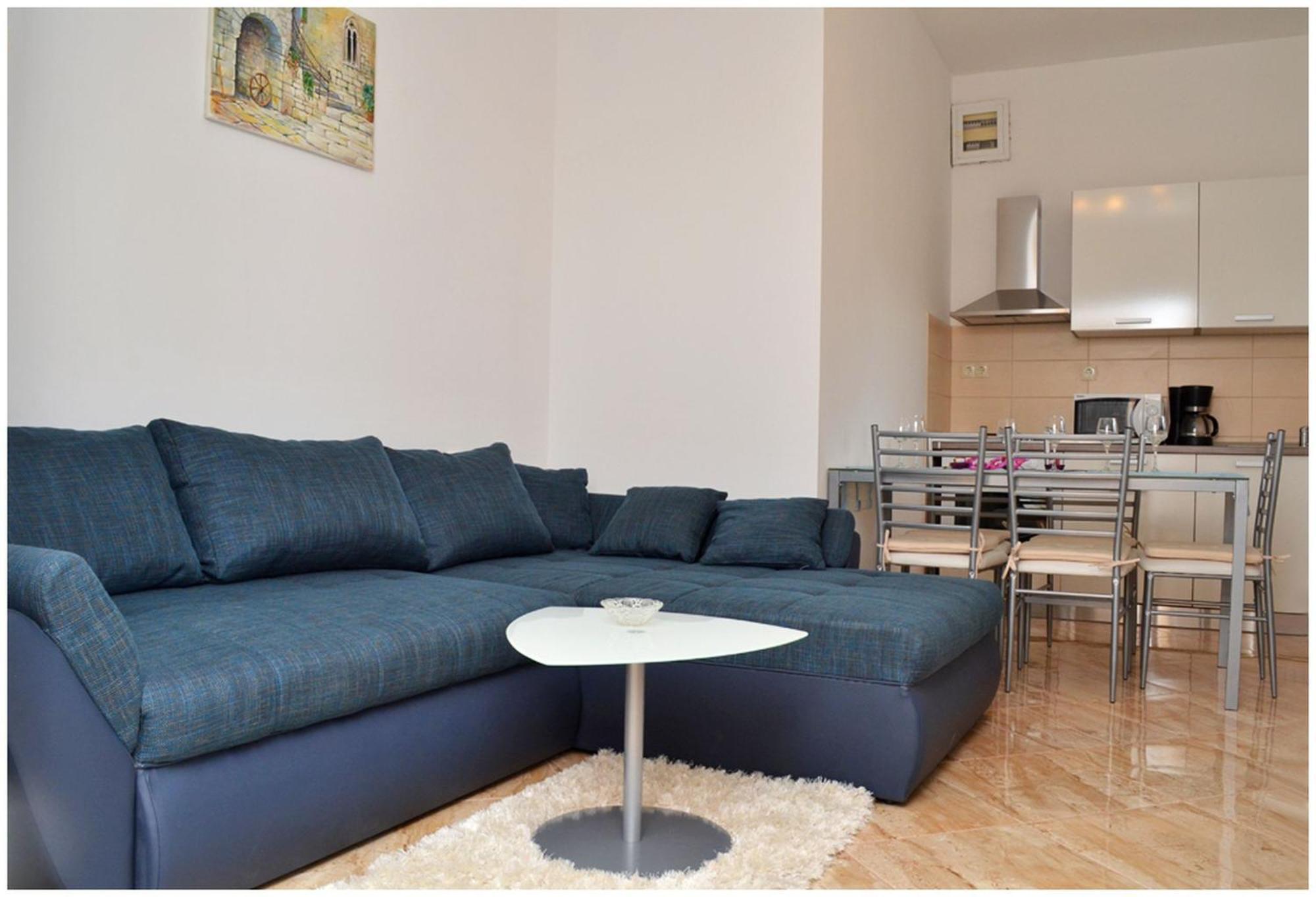 Apartments Luciano Сегет Враница Екстериор снимка