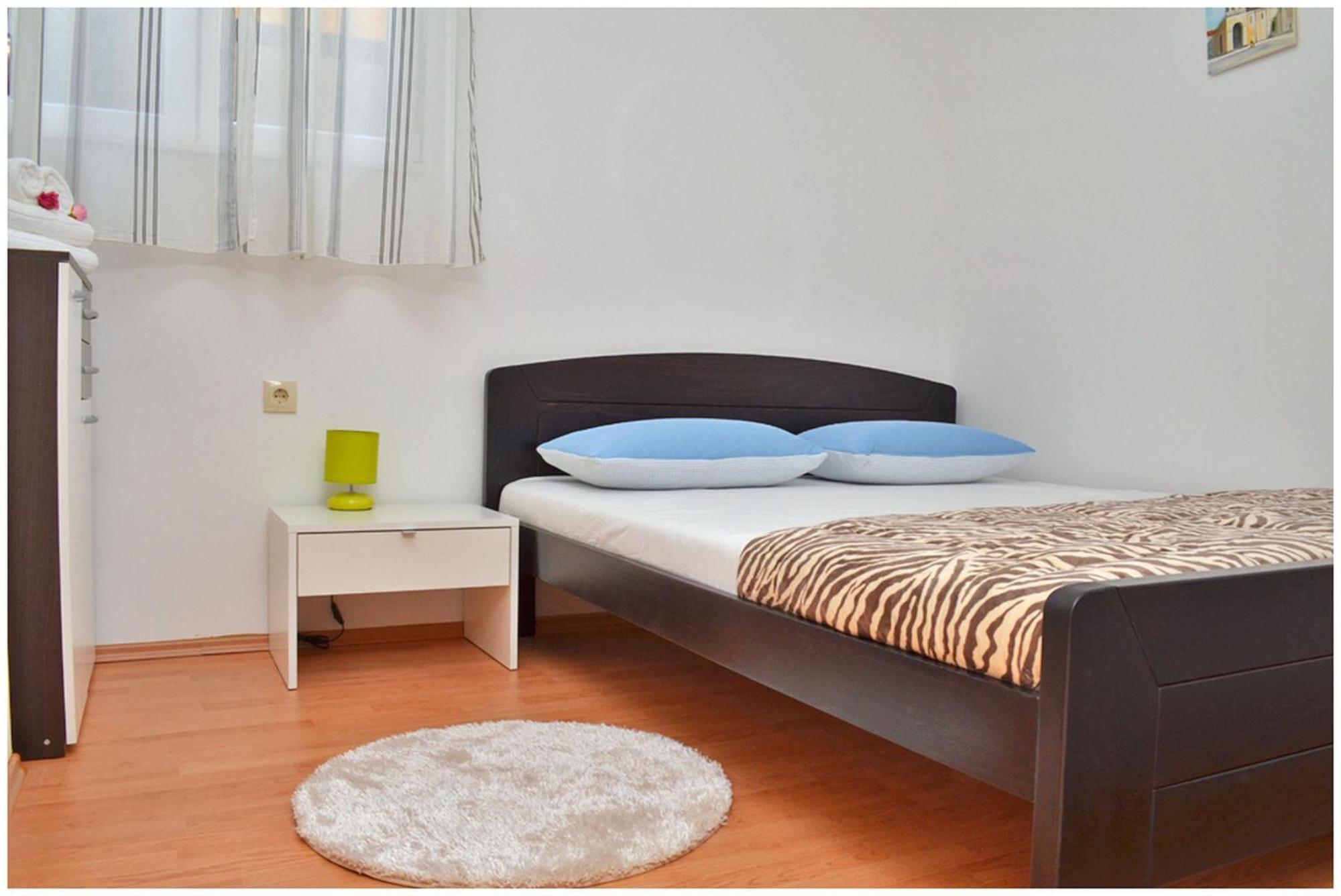 Apartments Luciano Сегет Враница Екстериор снимка