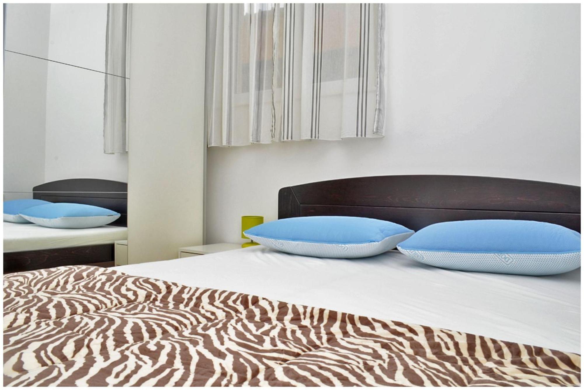 Apartments Luciano Сегет Враница Екстериор снимка